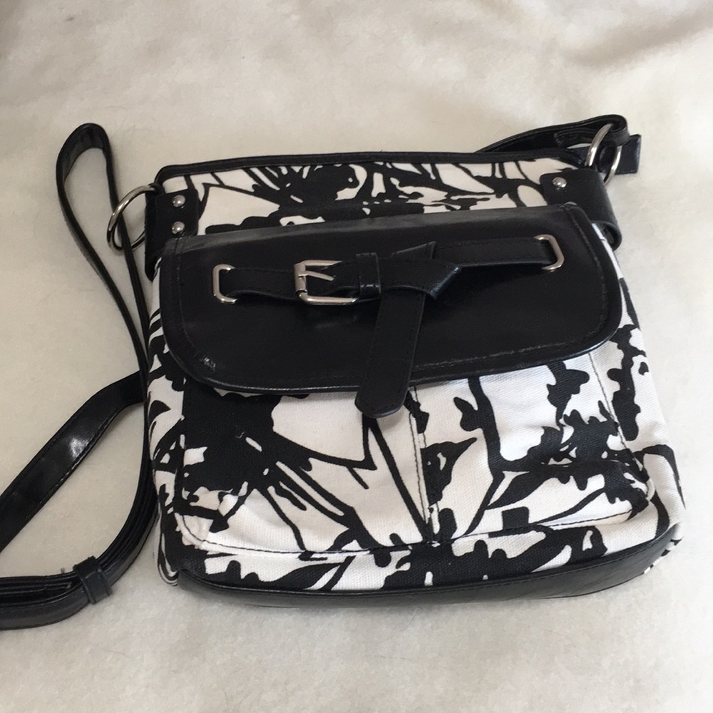 Black and white fabric shoulder/crossbody bag EUC